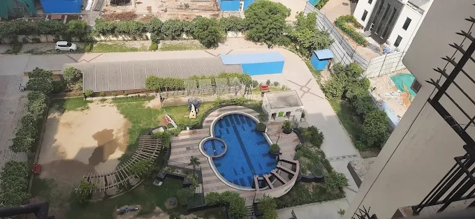 Amrapali Castle, Chi IV, Greater Noida Society Image 5