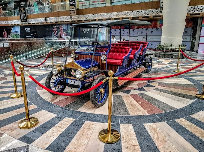 Gaur City Mall, Sector 4, Noida Extension Society Image 7