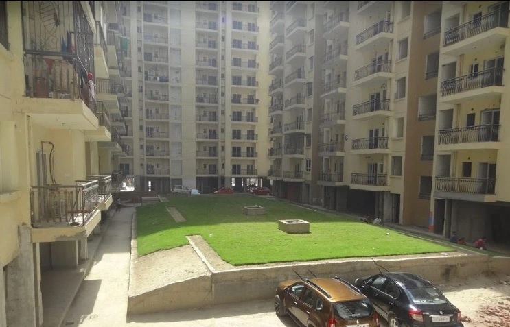 Antriksh Kanball, Sector 77, Noida Society Image 3