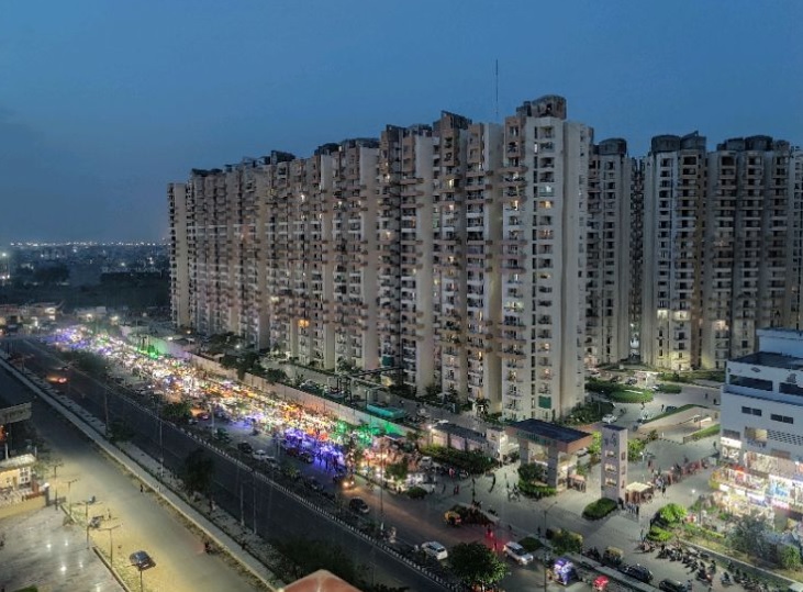 Aims Green Avenue, Sector 4, Noida Extension Society Image 6