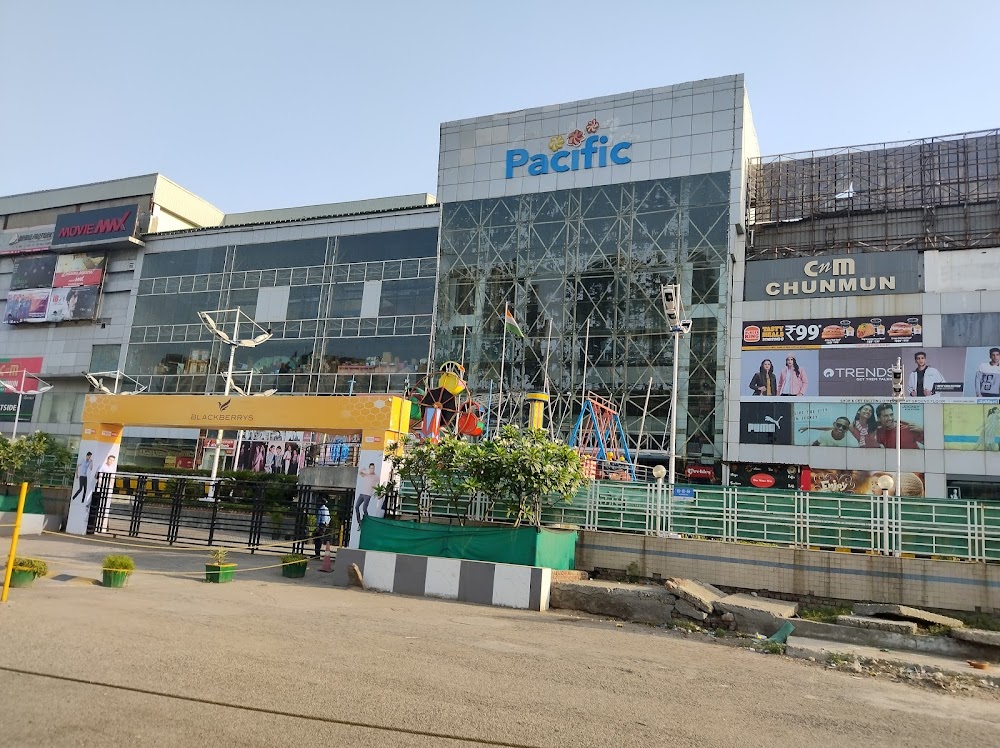 Crossings Republic, Ghaziabad Society Image 1 