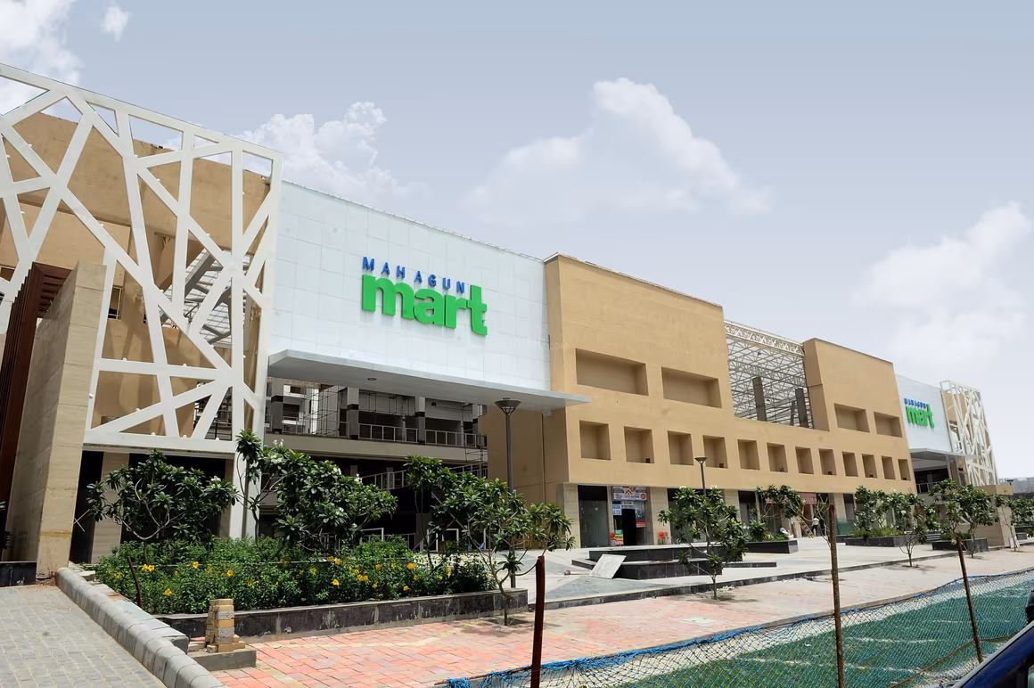 Mahagun Mywoods, Gaur City 2, Noida Extension Society Image 3