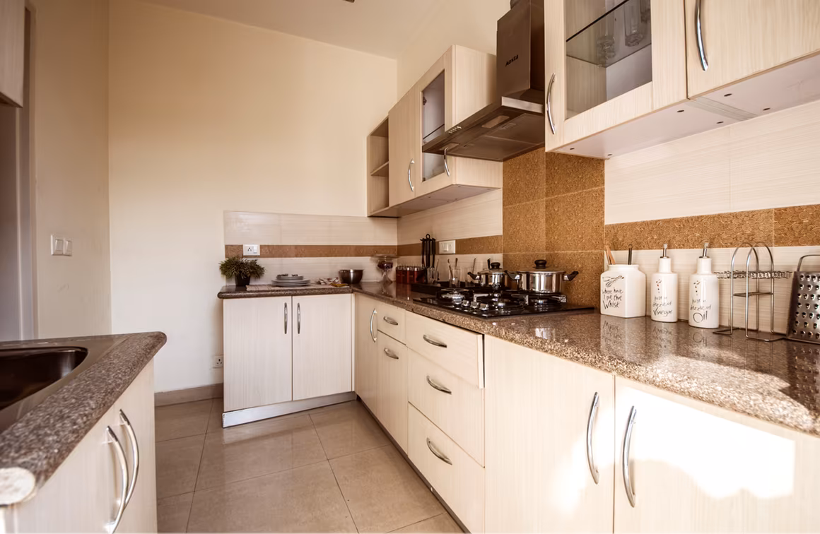 RG Luxury Homes, Sector 16B, Noida Extension Society Image 4