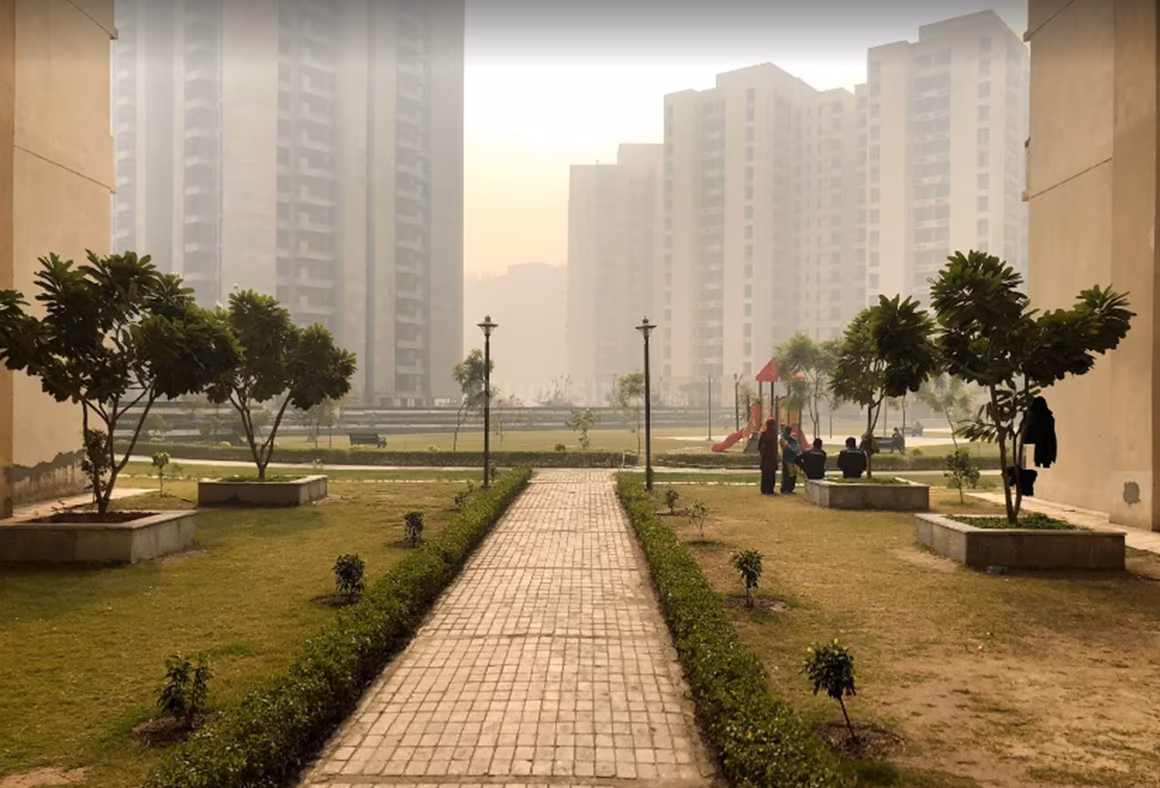 Jaypee Kosmos, Sector 134, Noida Society Image 3