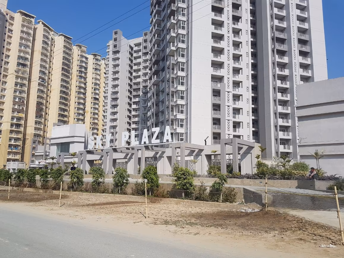 Shri Radha Sky Gardens, Sector 16B, Noida Extension Society Image 4