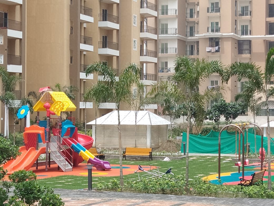 Amrapali Dream Valley, TechZone 4, Noida Extension Society Image 4