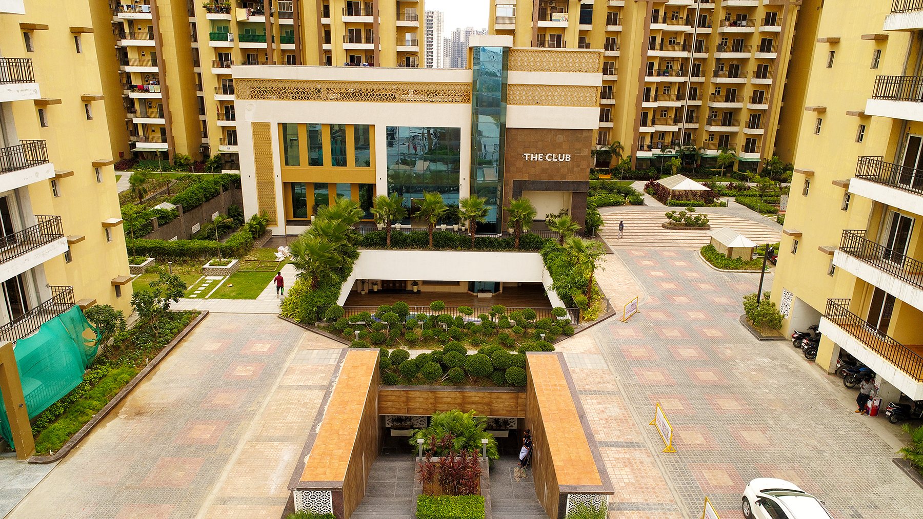 Amrapali Dream Valley, TechZone 4, Noida Extension Society Image 3