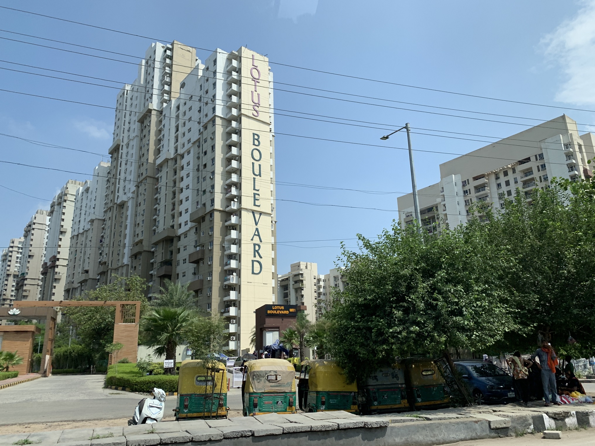 3C Lotus Boulevard, Sector 100, Noida Society Image 6