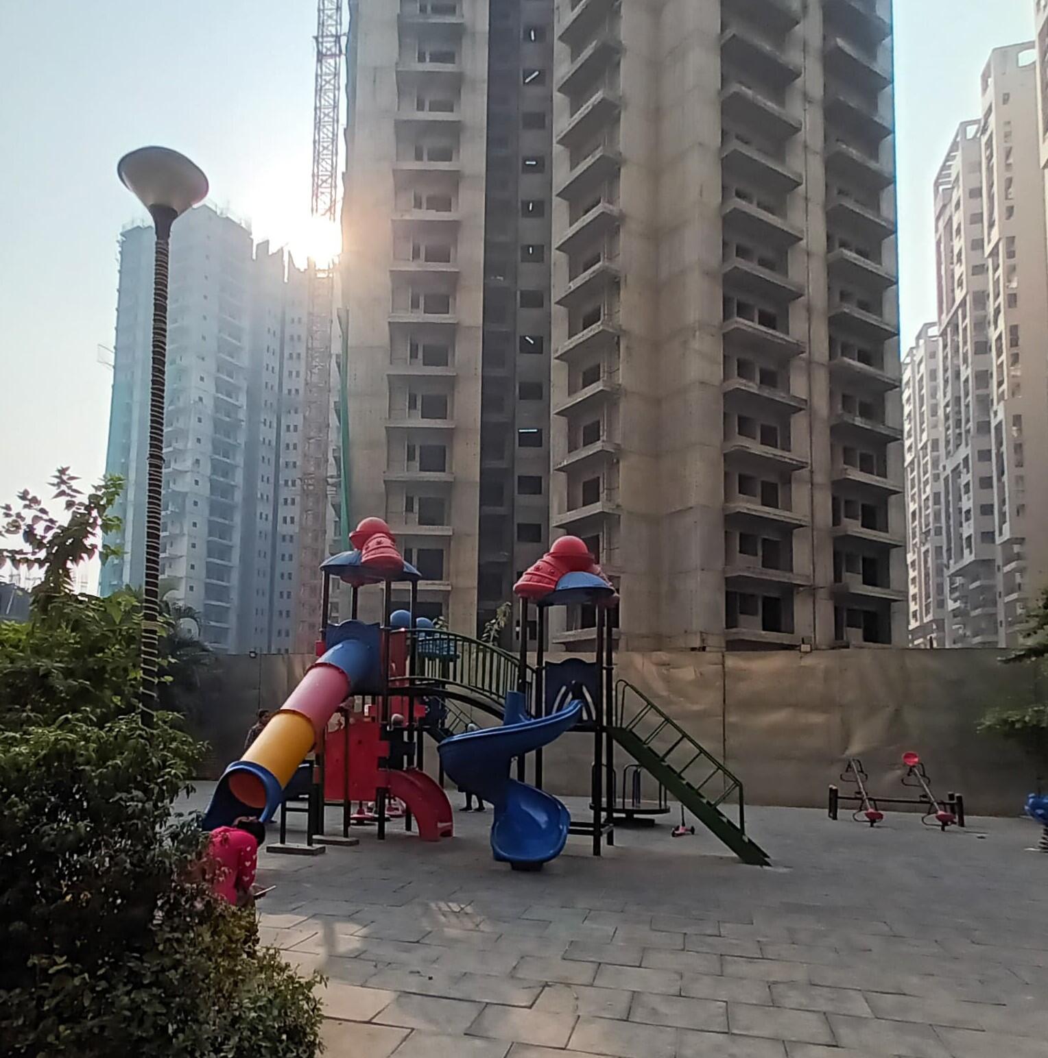 Ajnara Le Garden, Sector 16B, Noida Extension Society Image 4