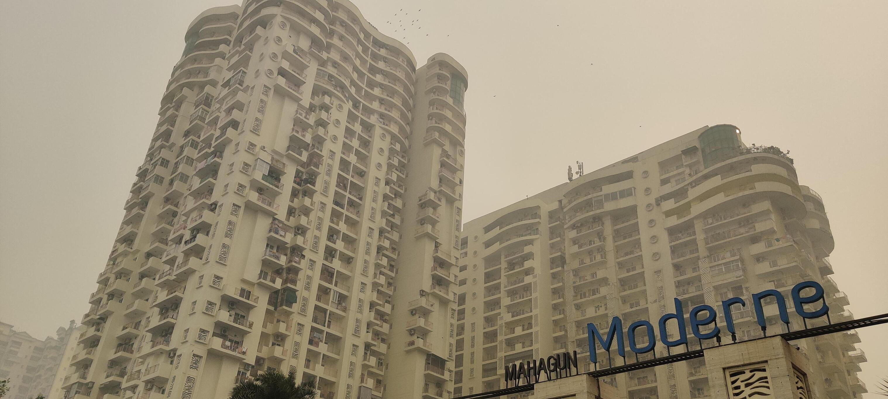 Mahagun Moderne, Sector 78, Noida Society Image 3